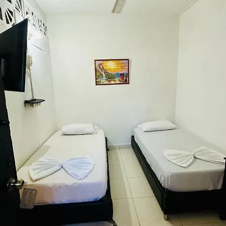 La Española De Getsemani 3*